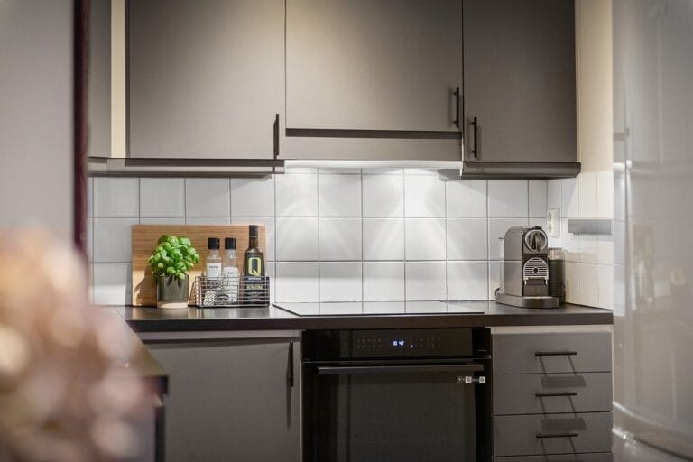 Inteligentne domy – czy warto inwestować w technologię smart home?