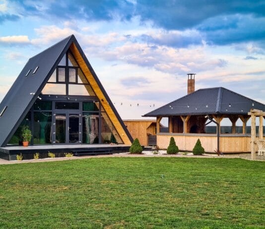 Mały dom szkieletowy 35 m² vs 70 m² do 200 tys. zł – co da się zamknąć w tym budżecie?